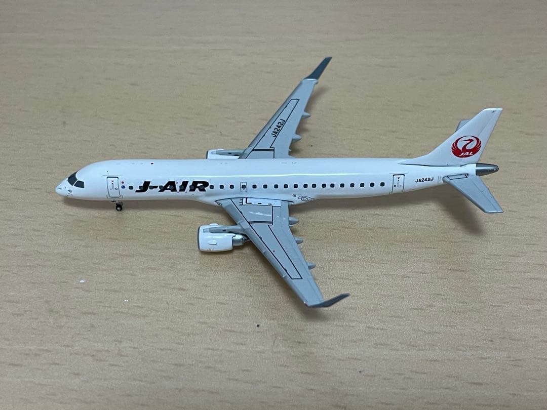 航空機・ヘリコプター JC Wings J-AIR E190 (JA242J) 1/400