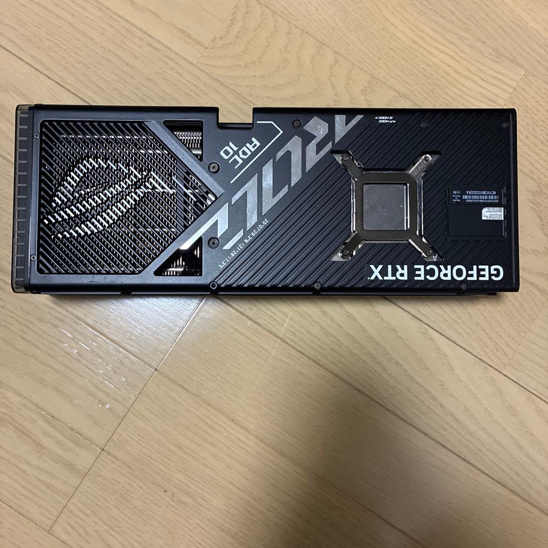 ASUS RTX 4090 ヒートシンク　3連　ファン　バックプレート　LED