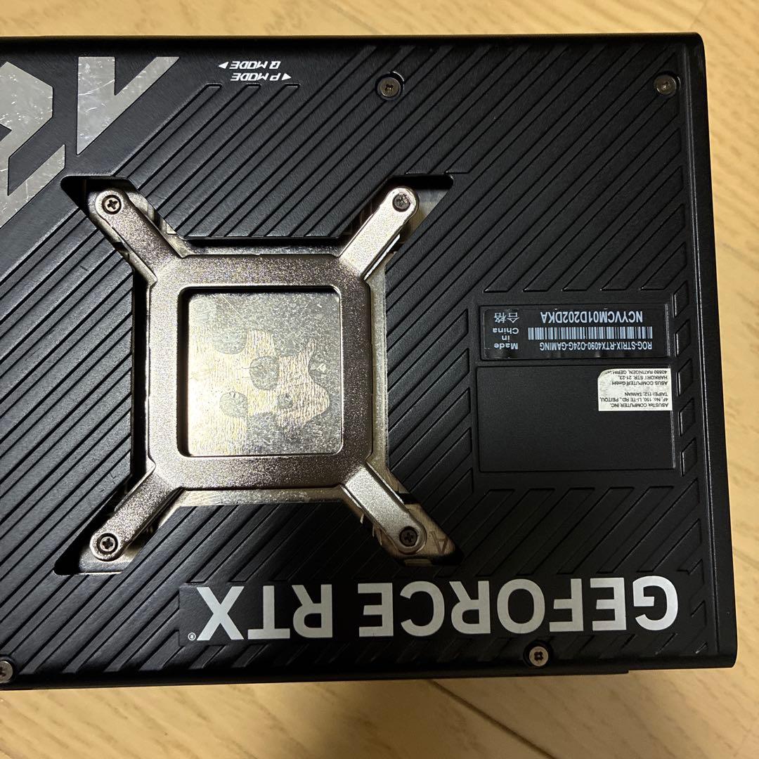 ASUS RTX 4090 ヒートシンク　3連　ファン　バックプレート　LED