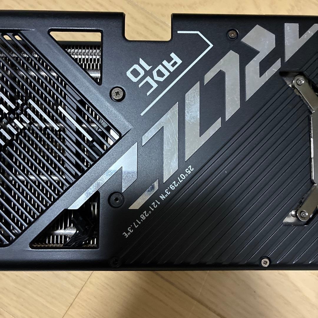 ASUS RTX 4090 ヒートシンク　3連　ファン　バックプレート　LED