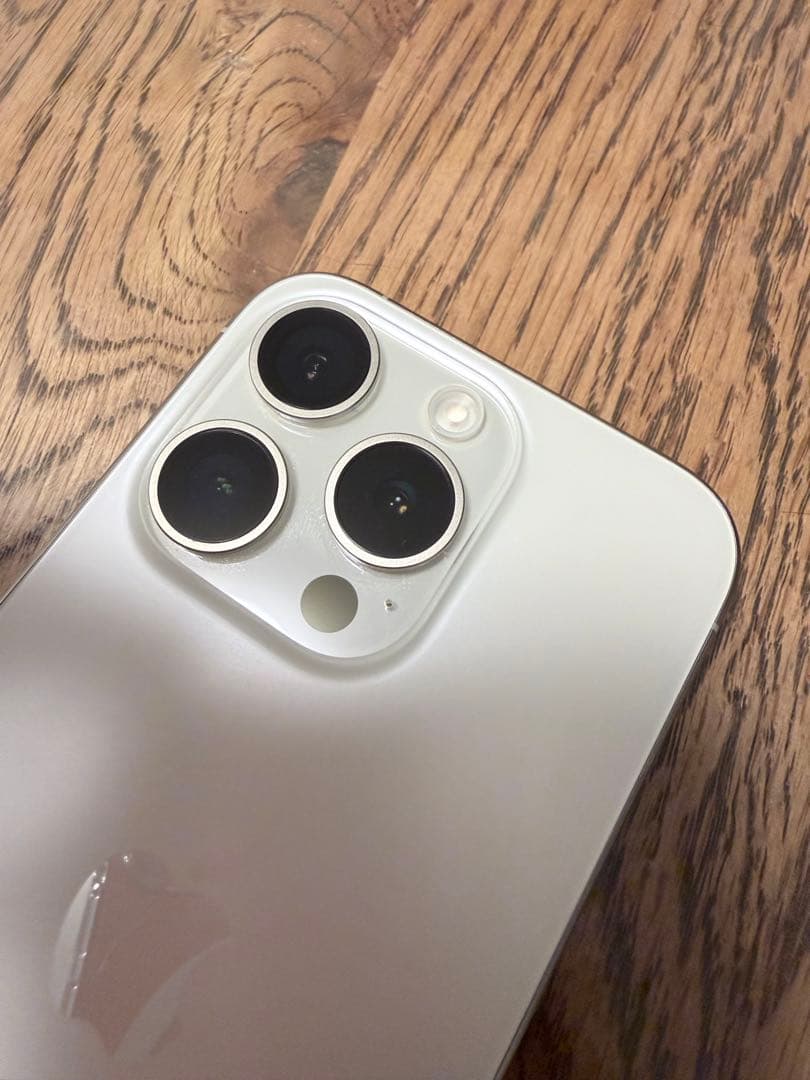 Apple iPhone 15 Pro 128GB ホワイト SIMフリー