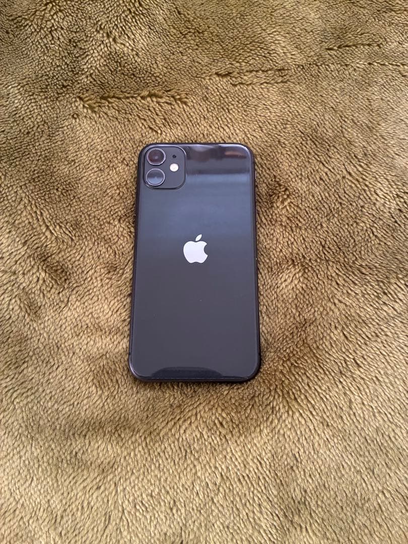 iPhone 11 ブラック 本体(箱付き、充電ケーブルなし、イヤホン無し)