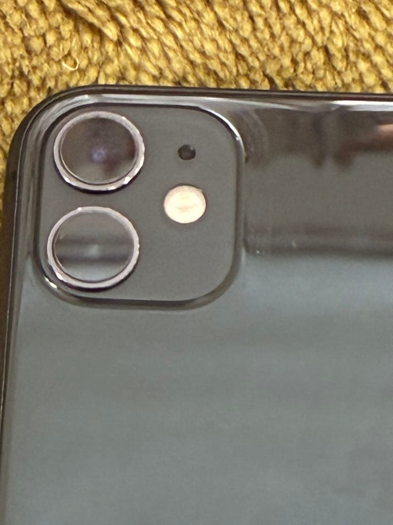 iPhone 11 ブラック 本体(箱付き、充電ケーブルなし、イヤホン無し)