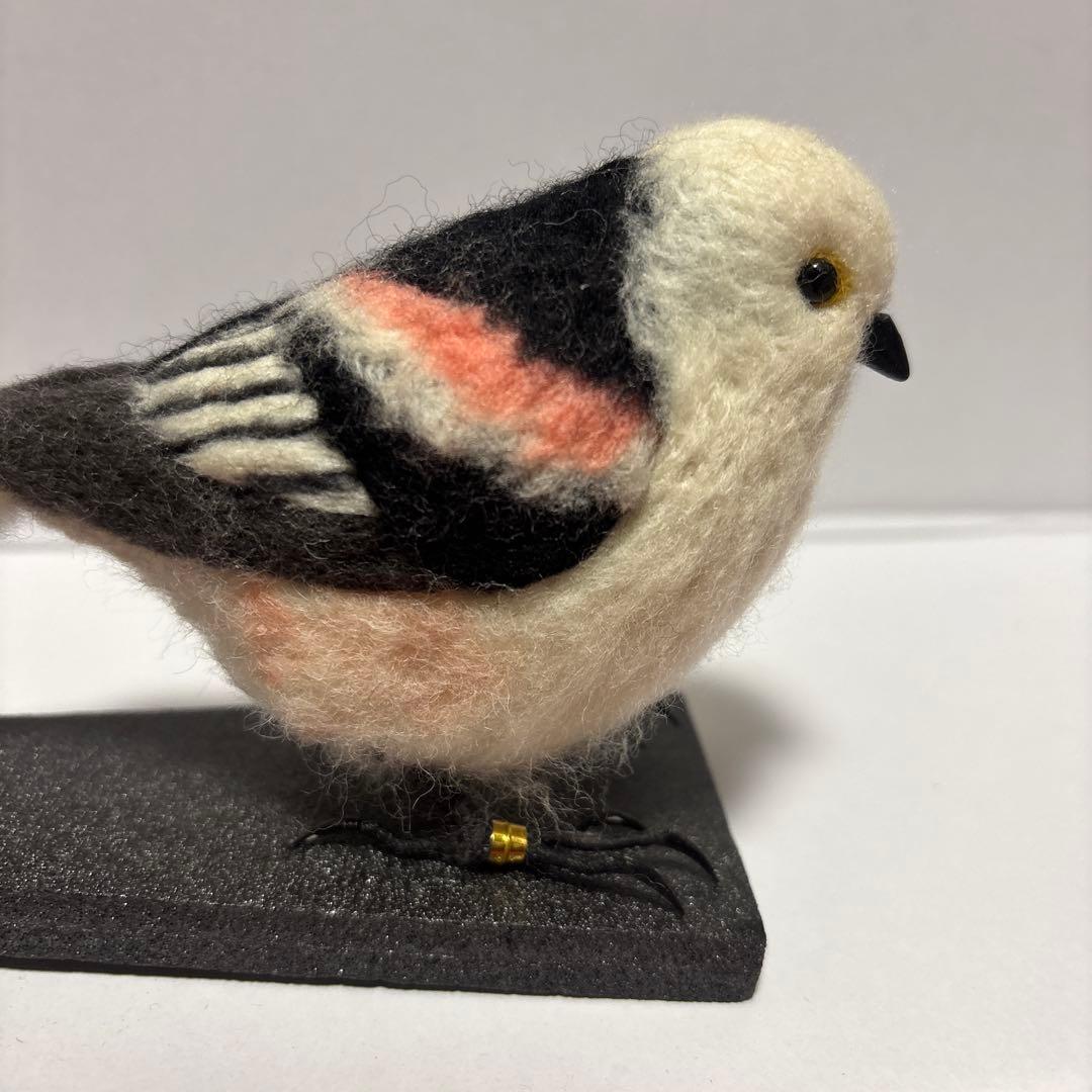 ハンドメイド作品　羊毛フェルトのシマエナガ