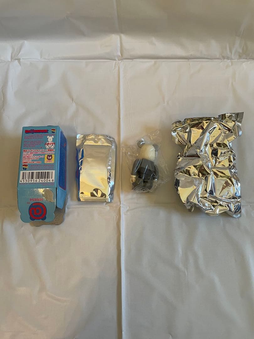 BE@RBRICK シリーズ4 アーティスト KAWS 100% カウズ