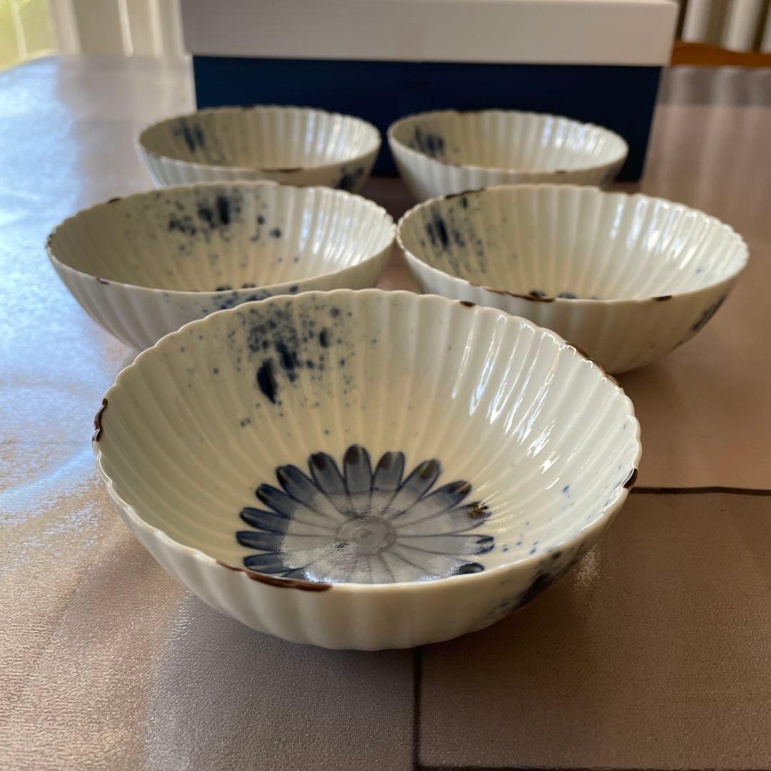 有田焼福泉窯手描き菊花型中鉢