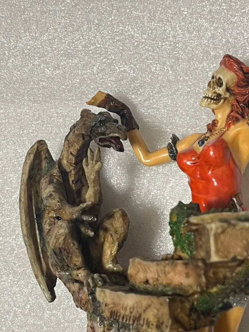 スカルフィギュア 女性キャラクター 鏡付き