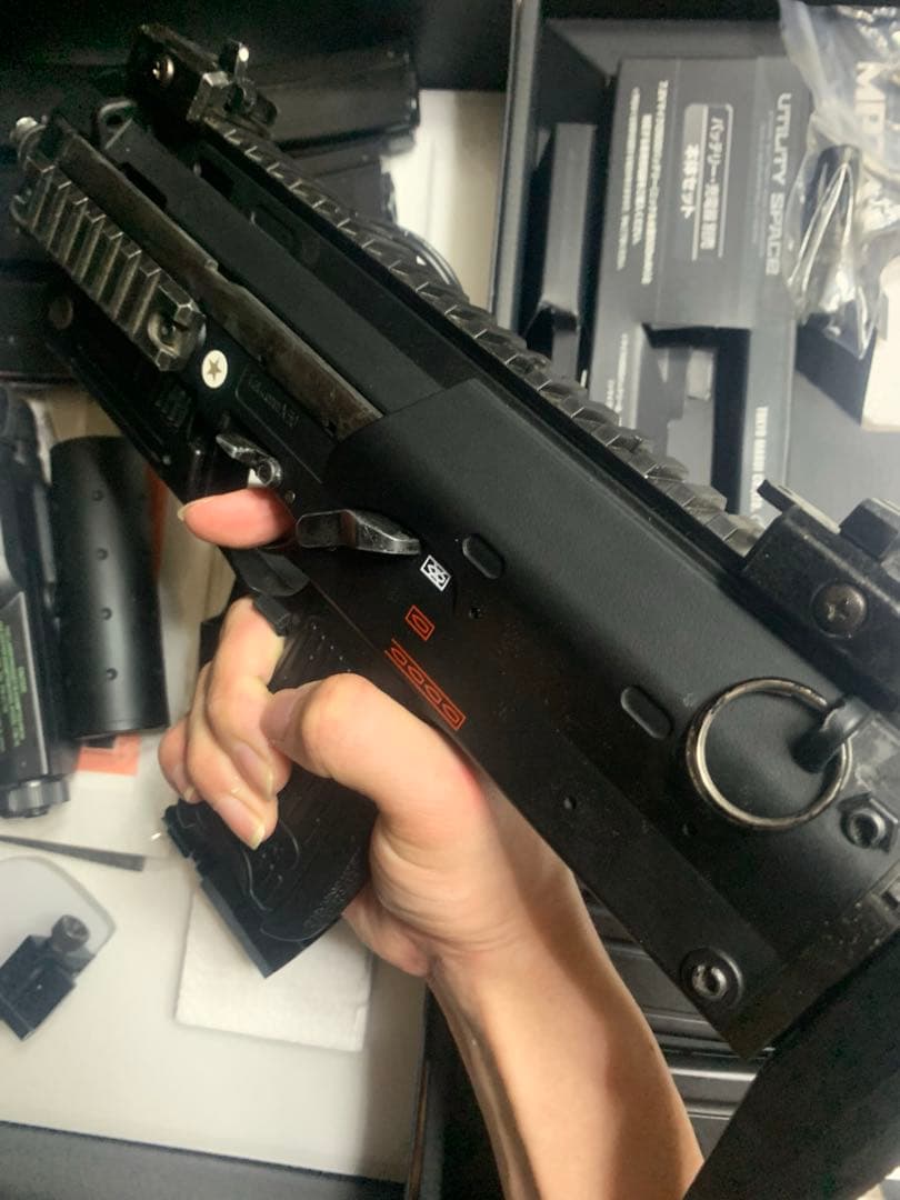 東京マルイ MP7A1 電動ガン　予備品付き