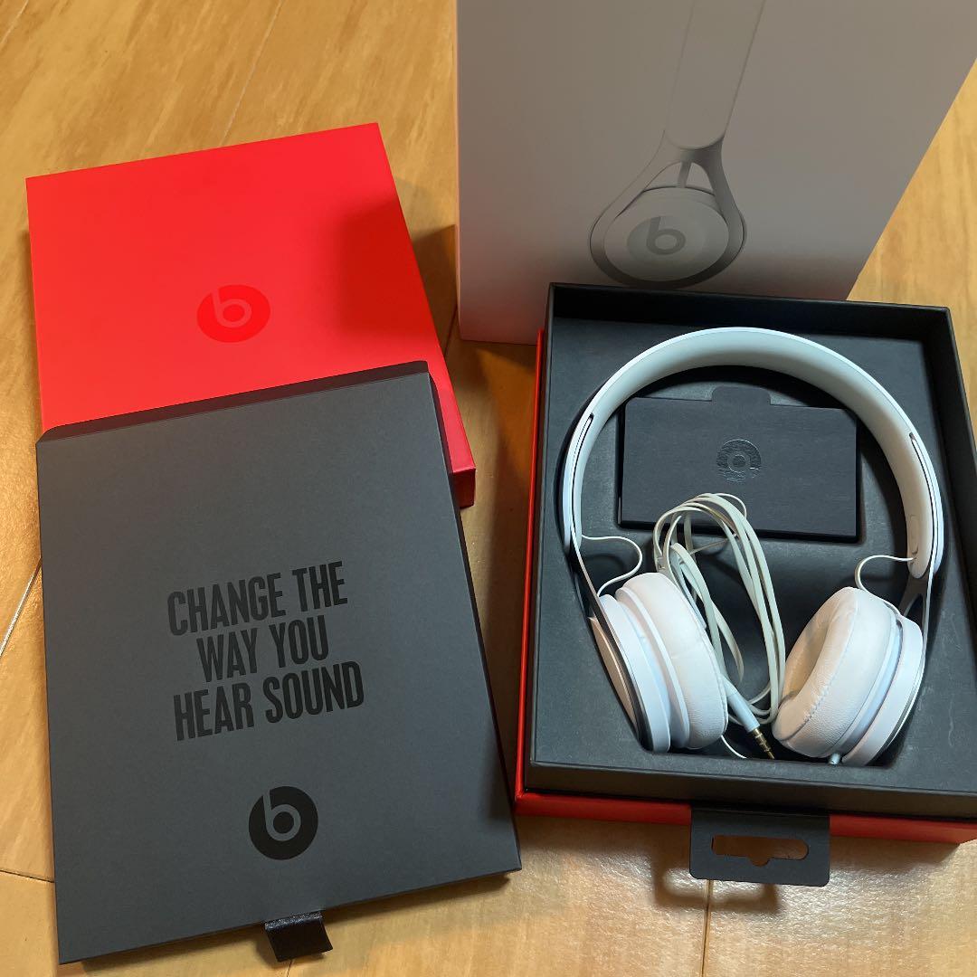 ヘッドホン Beats by Dr Dre BT EP ON WHITE