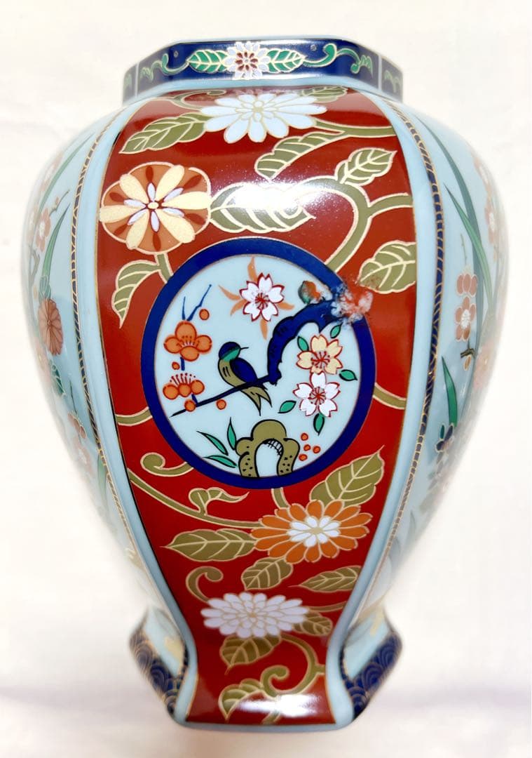 未使用　陶磁器　古伊万里　金彩色絵花鳥図　台座付き　沈香壷　飾り壷