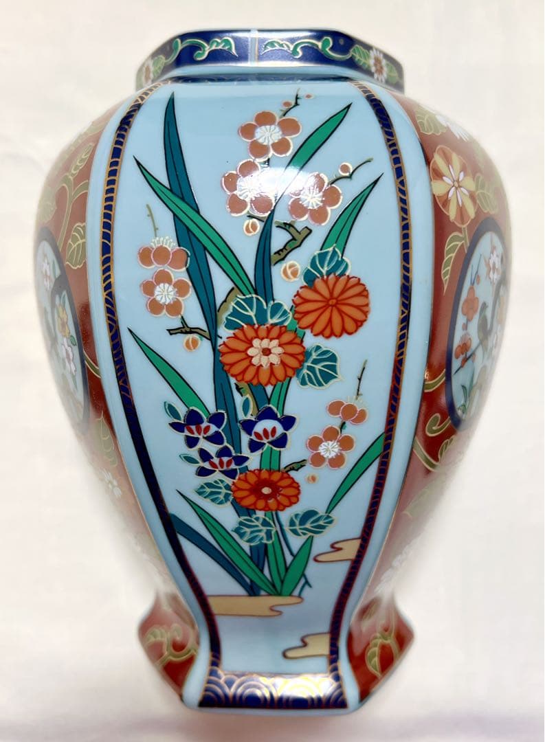 未使用　陶磁器　古伊万里　金彩色絵花鳥図　台座付き　沈香壷　飾り壷