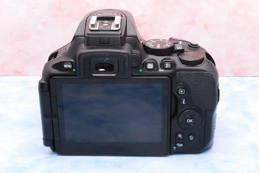 ニコン D5600☆一眼レフカメラ☆高性能☆Wi-Fi＆Bluetooth
