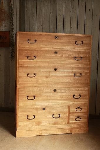 古い木製の引き出し4杯　チェスト　桐箪笥　昭和レトロ　収納　古家具　古民家