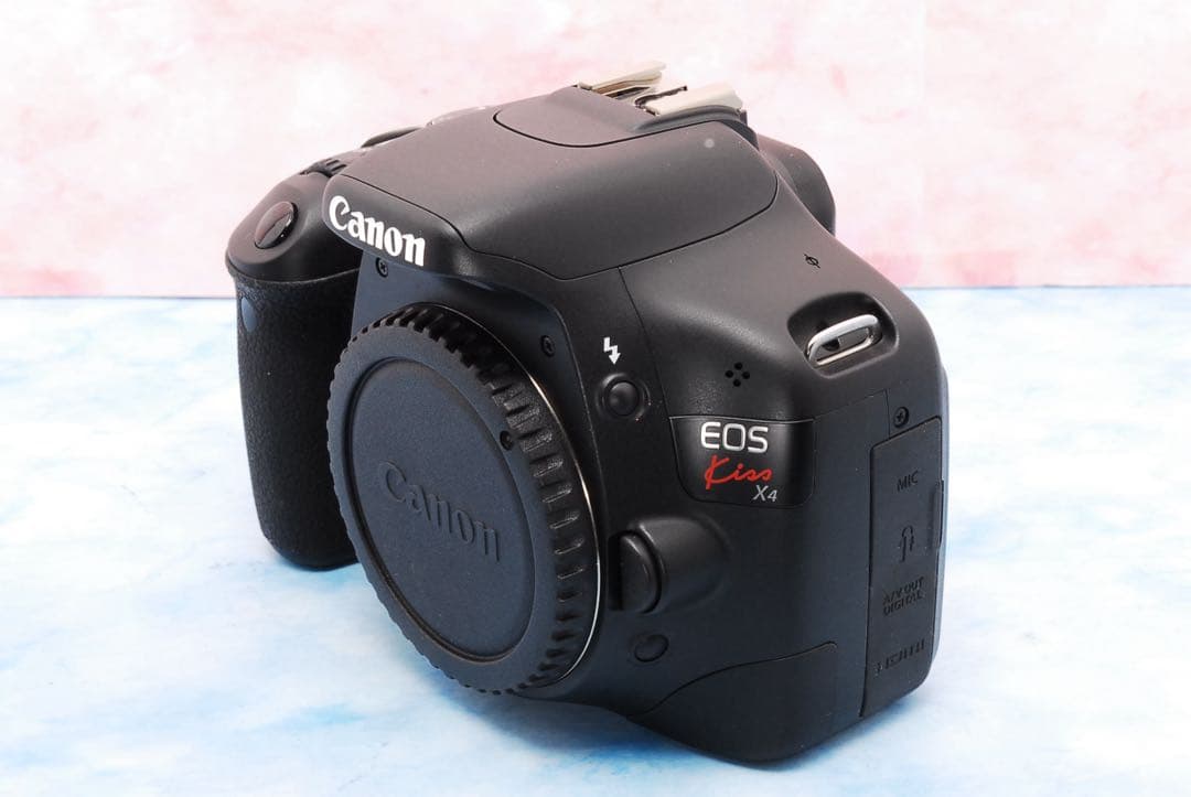 キヤノン Kiss X4★一眼レフカメラ★Wレンズ★S数僅か100回！