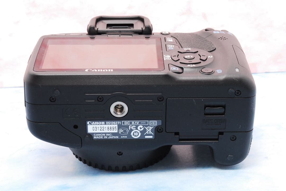 キヤノン Kiss X4★一眼レフカメラ★Wレンズ★S数僅か100回！