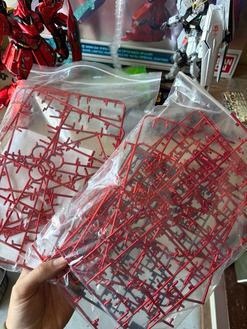 MG 1/100 ver.ka νガンダム　サザビー　超メルカリ市中限定出品