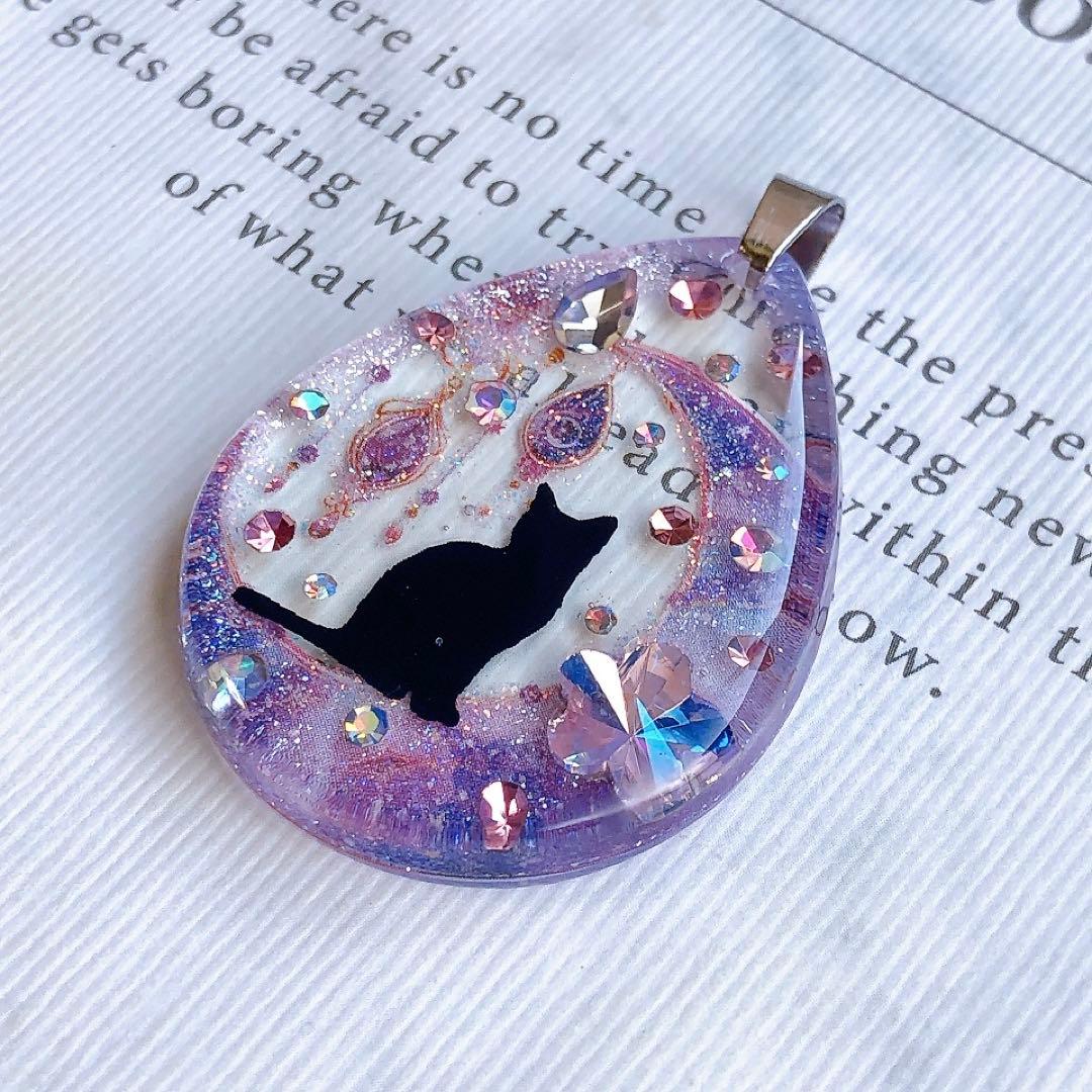 同梱値引100円❤️No.2582 レジン ペンダントトップ 猫 ネコ ねこ ♡