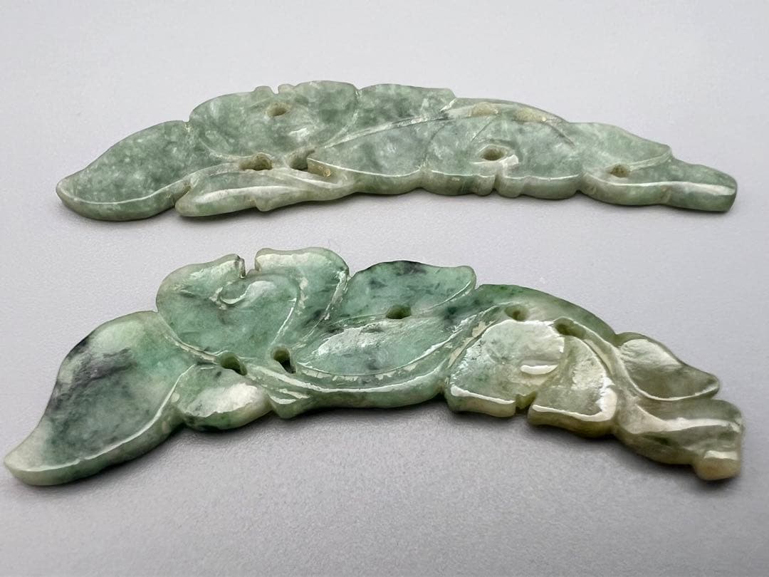 本翡翠　葉形　彫刻　1対