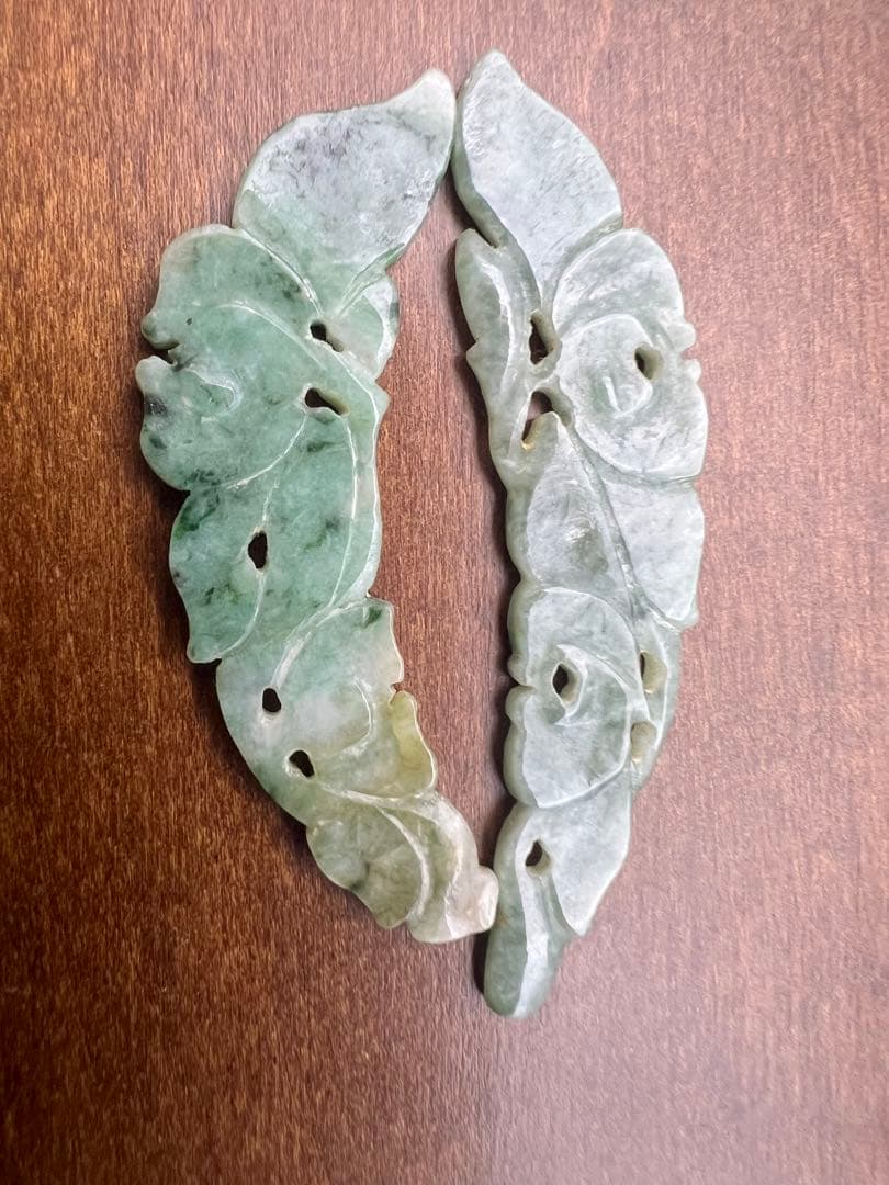 本翡翠　葉形　彫刻　1対