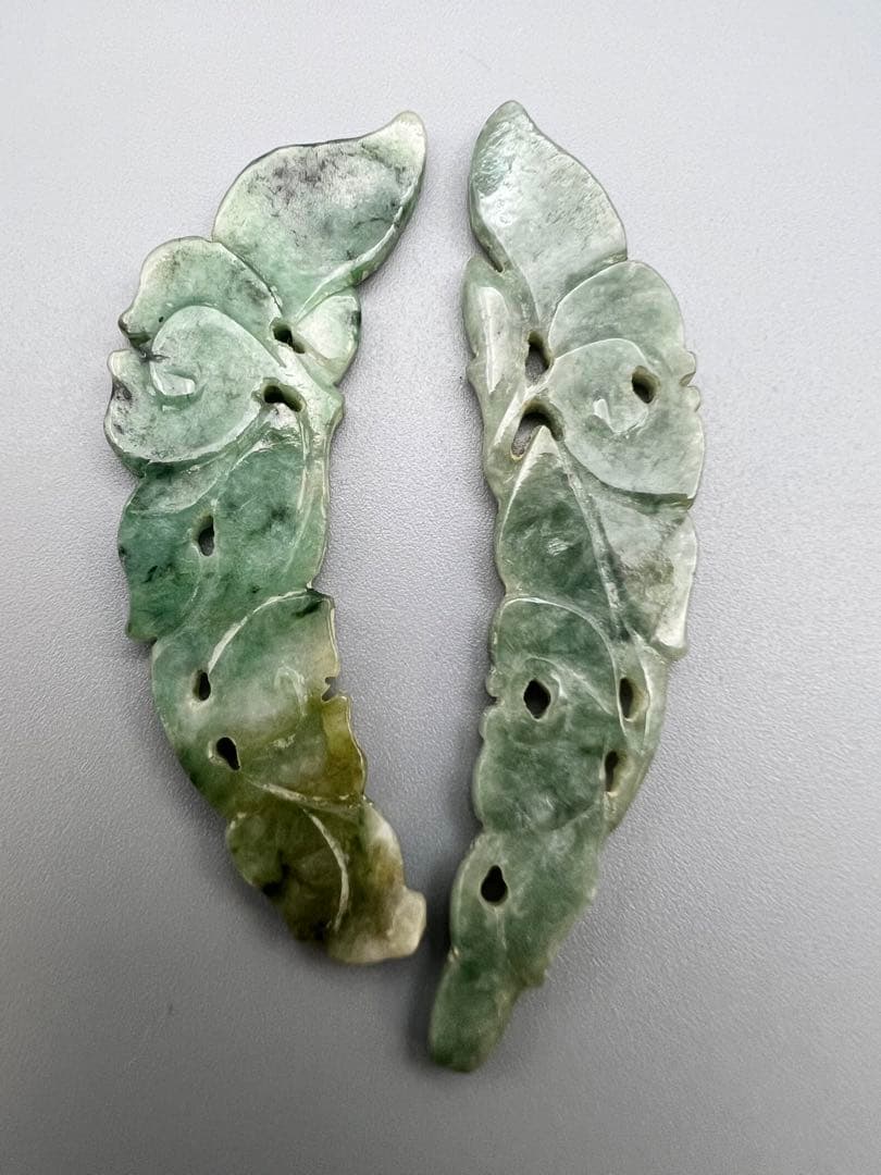 本翡翠　葉形　彫刻　1対