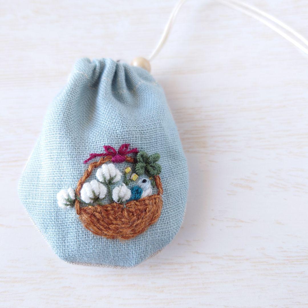 【感謝価格】ちっちゃなりんりんお守りサシェ【青い鳥とフラワーバスケット】