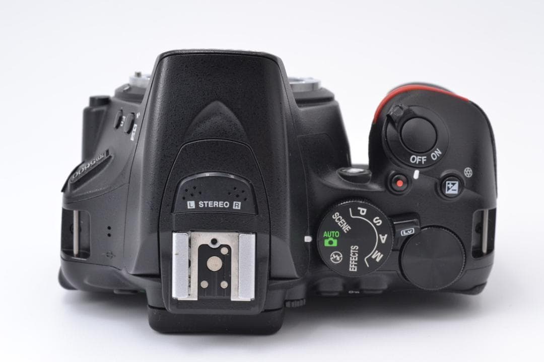 ニコン　Nikon D5600 ダブルズームキット 元箱付
