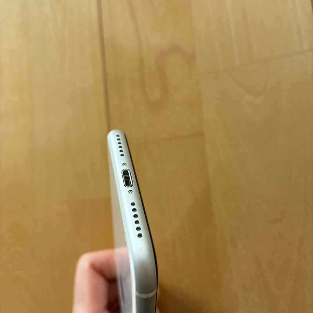 美品　iPhone SE 第2世代 ホワイト 128GB