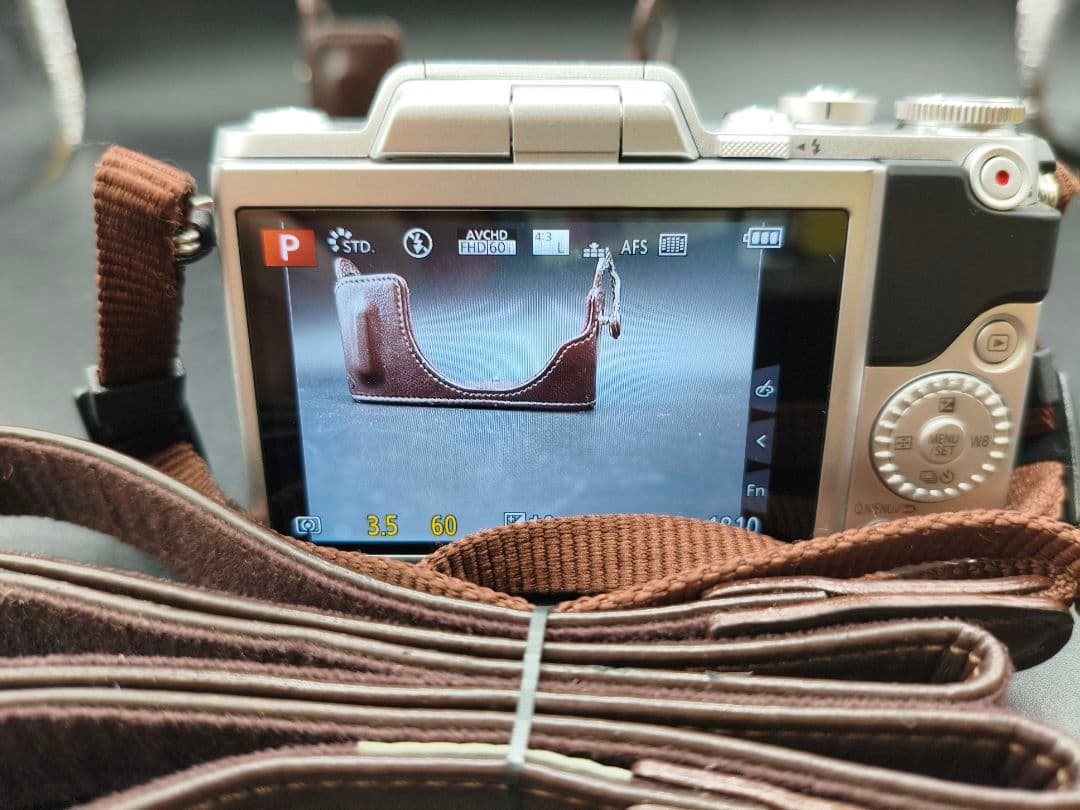 Panasonic Lumix DMC-GF7 12-32レンズ付
