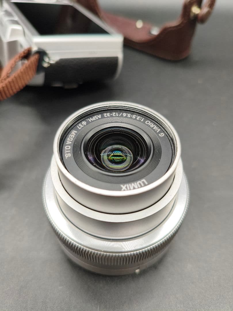 Panasonic Lumix DMC-GF7 12-32レンズ付