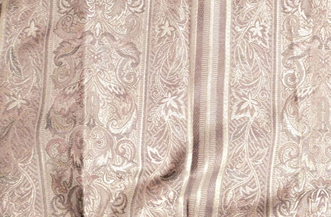 サンゲツロングカーテン　暖房の階段塞ぎに最適