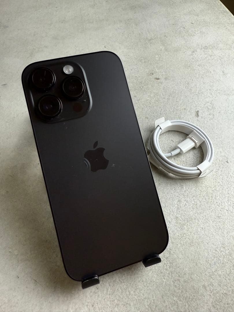 iPhone 14 Pro 純正ライトニングケーブル付