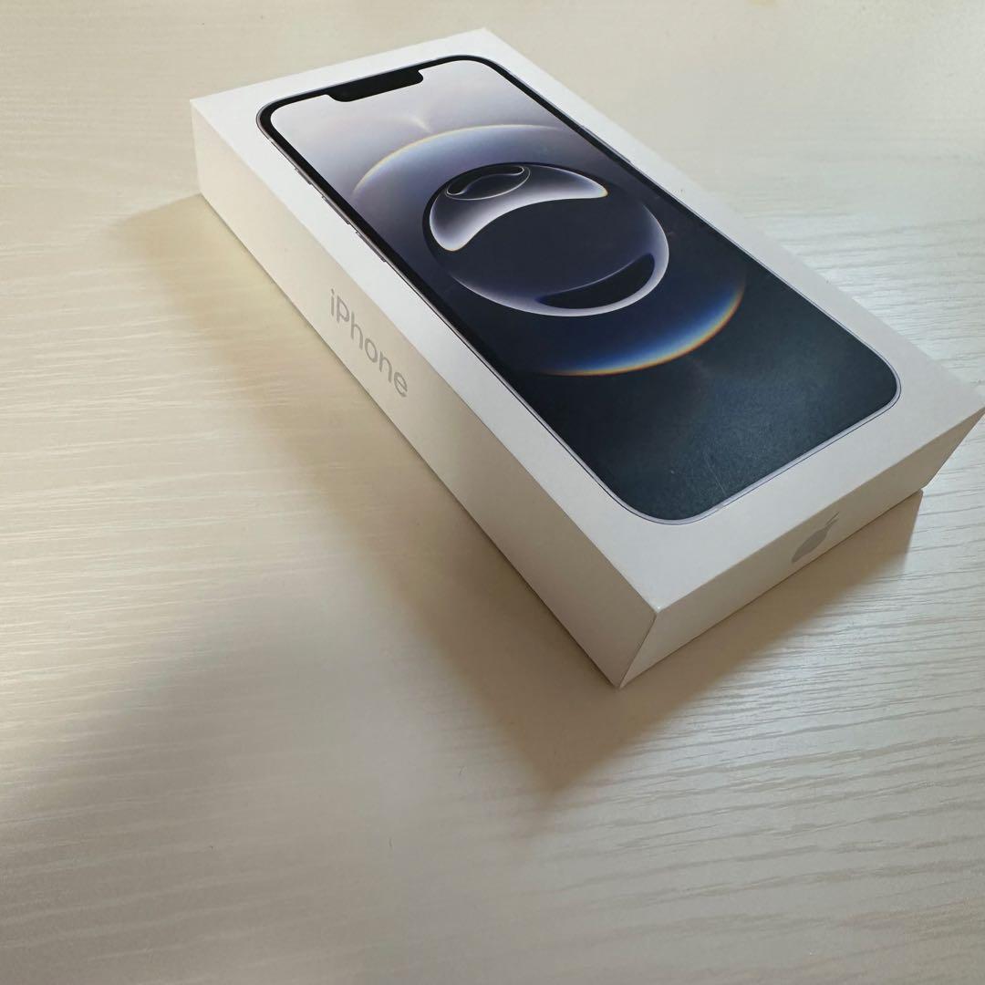 新品✨未使用✨iPhone16e 128ギガ　白　　ホワイト