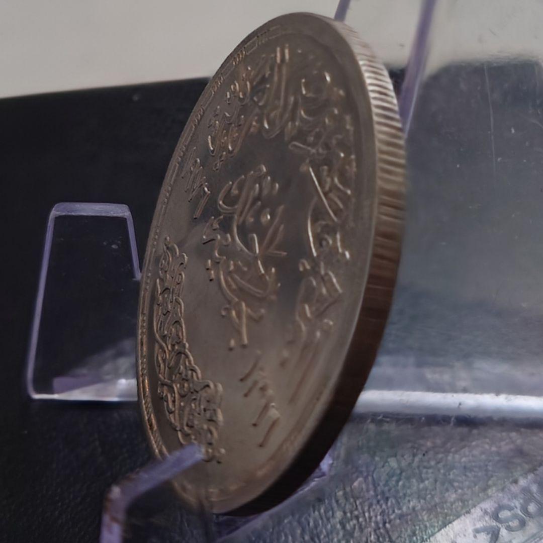 1976年 エジプト銀貨 1ポンド 東洋の星 オム・カルスー厶記念銀貨SV720