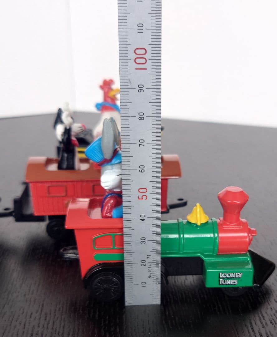 LOONEY TUNES ルーニー・テューンズ ダイキャストメタルトレイン 列車