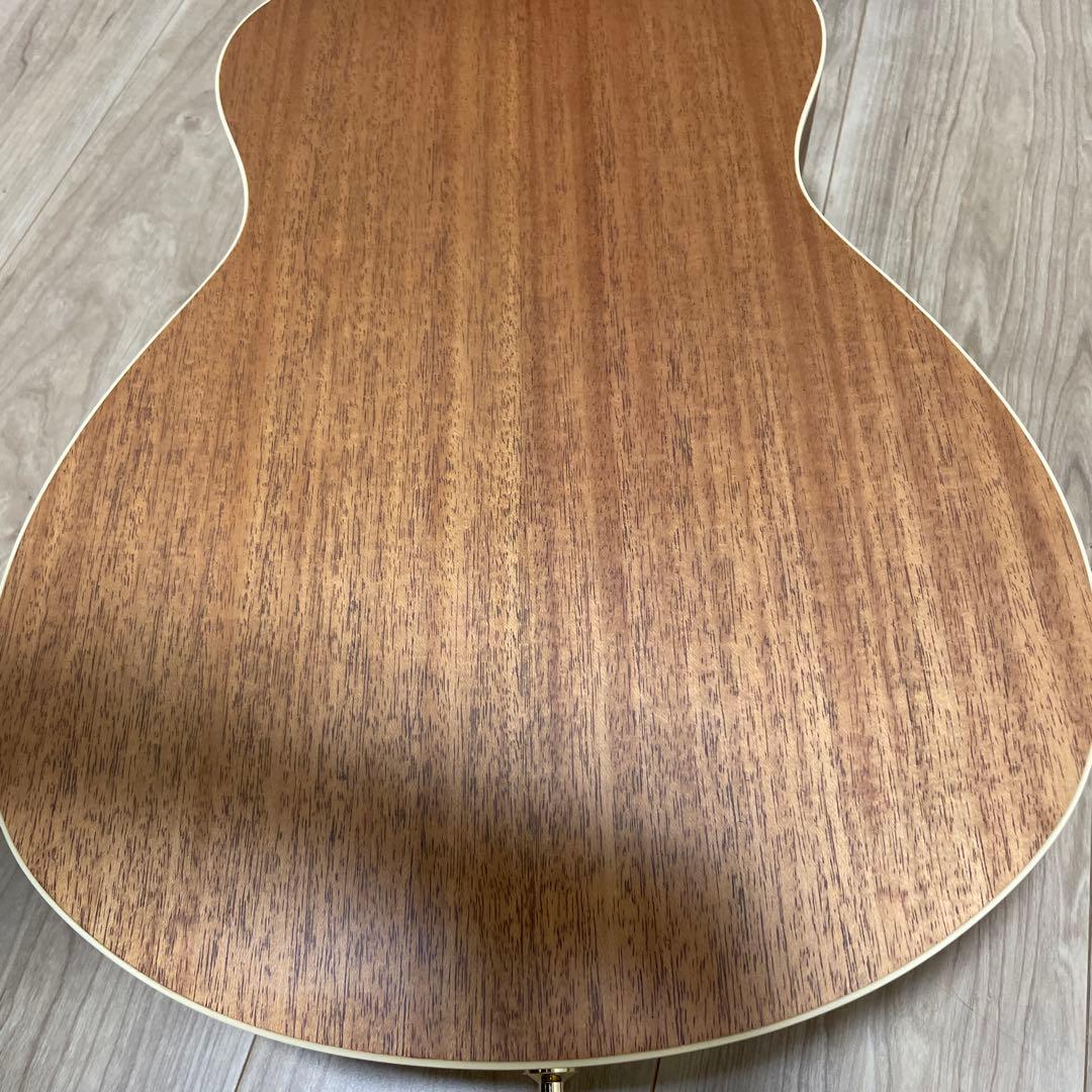 Yamaha STORIA ホワイトアコースティックギター