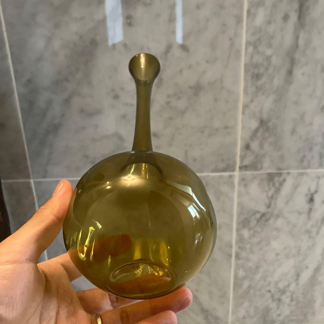 ドイツ70年代ビンテージ　美しいグリーンでフォルムが素敵な花瓶