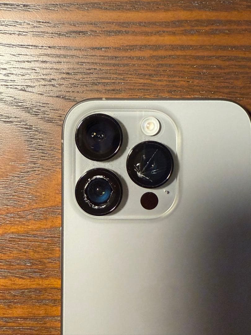 【全体的に状態が悪い】iPhone 15 Pro 256GB 本体 SIMフリー