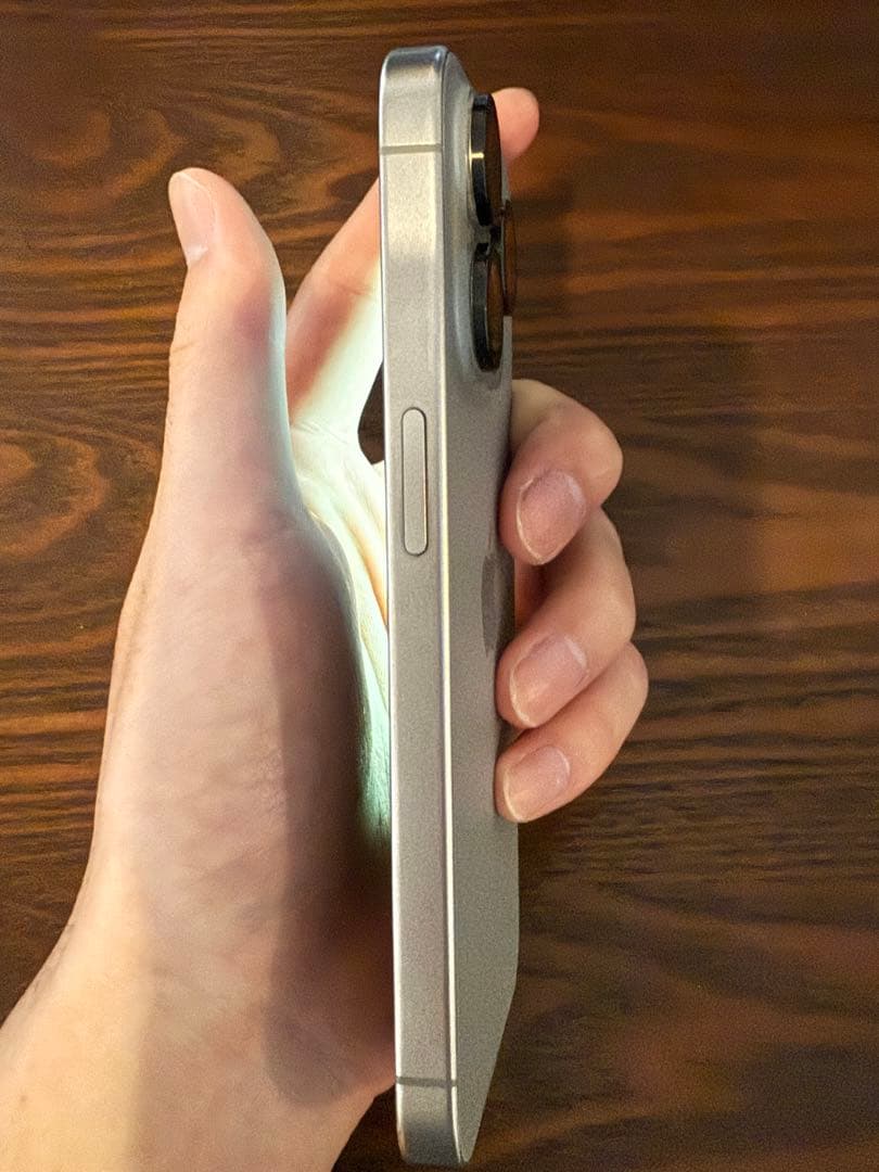 【全体的に状態が悪い】iPhone 15 Pro 256GB 本体 SIMフリー