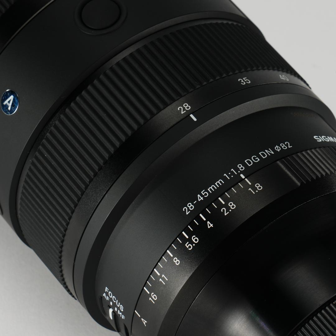【未使用級】世界初F1.8通し28-45mmの衝撃 Sigma シグマ