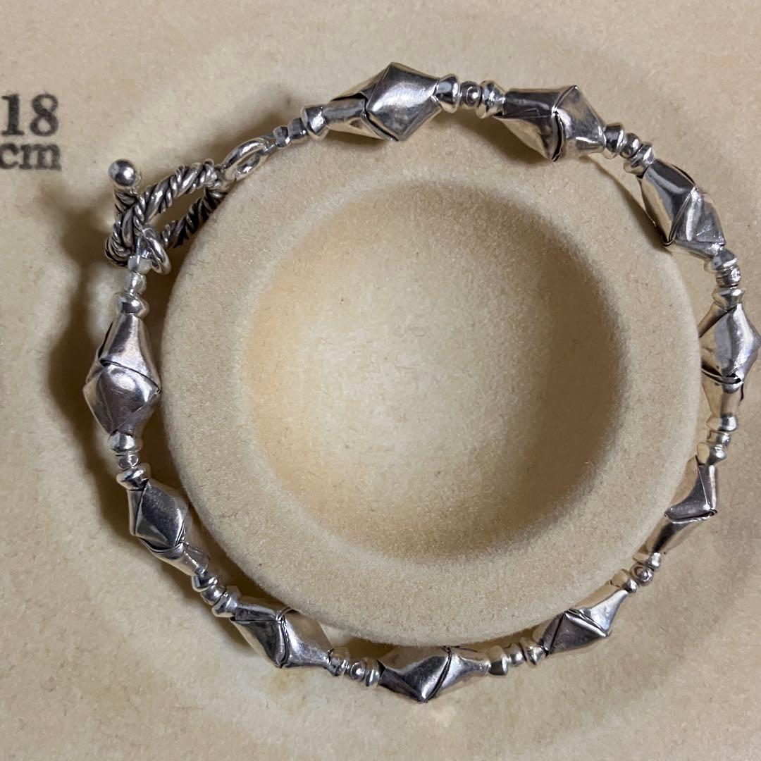 カレンシルバー　供物入れのビーズのマンテルタイプ大ぶりブレスレット