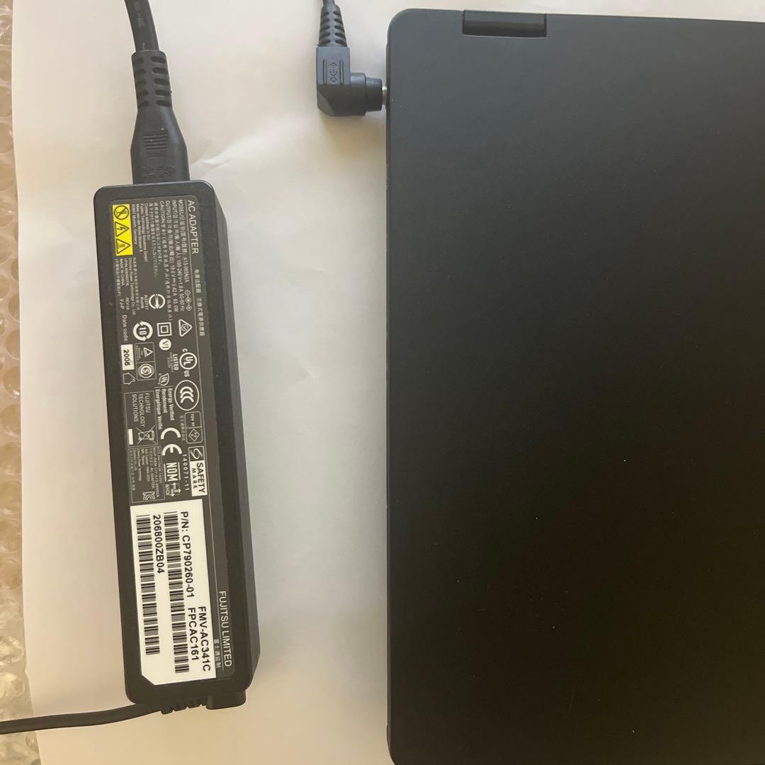 Windowsノート本体 Fujitsu FMVU38022 i5 16GB/256GB