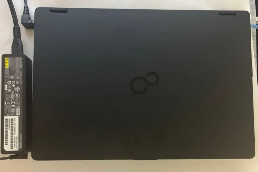 Windowsノート本体 Fujitsu FMVU38022 i5 16GB/256GB