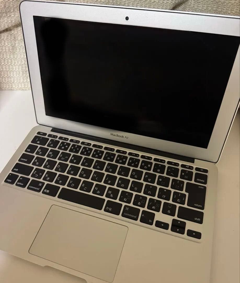 Apple MacBook Air (11インチ,2015) シルバー