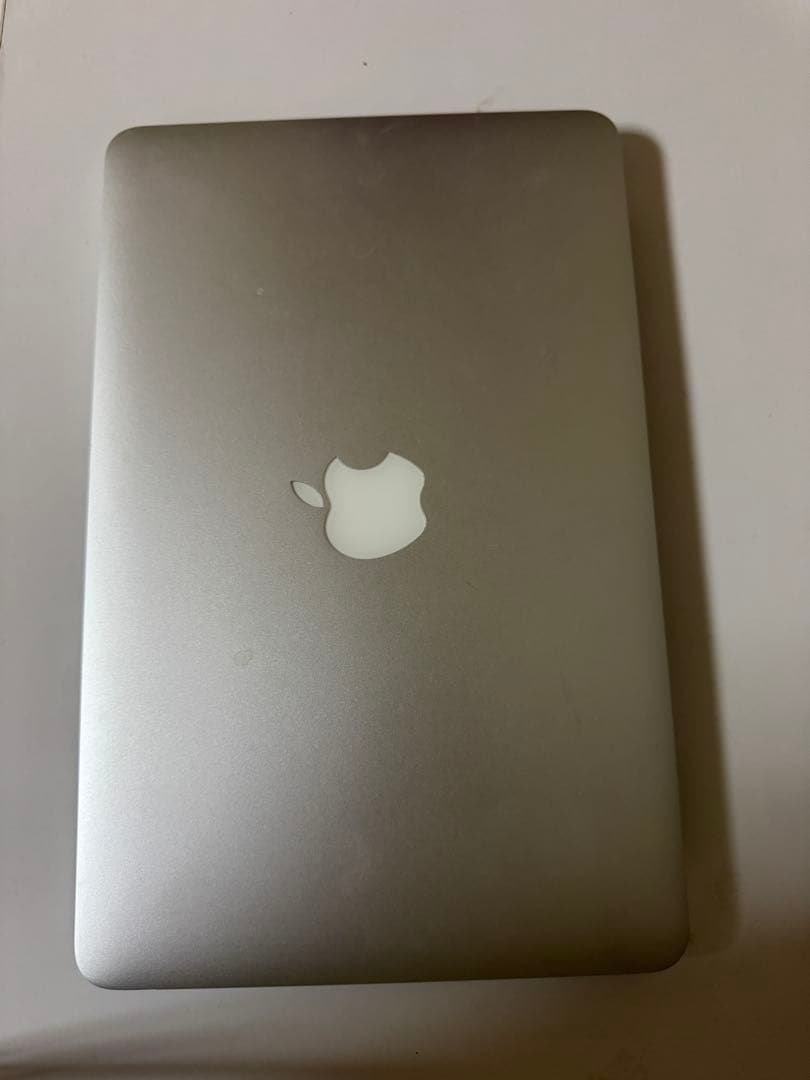 Apple MacBook Air (11インチ,2015) シルバー
