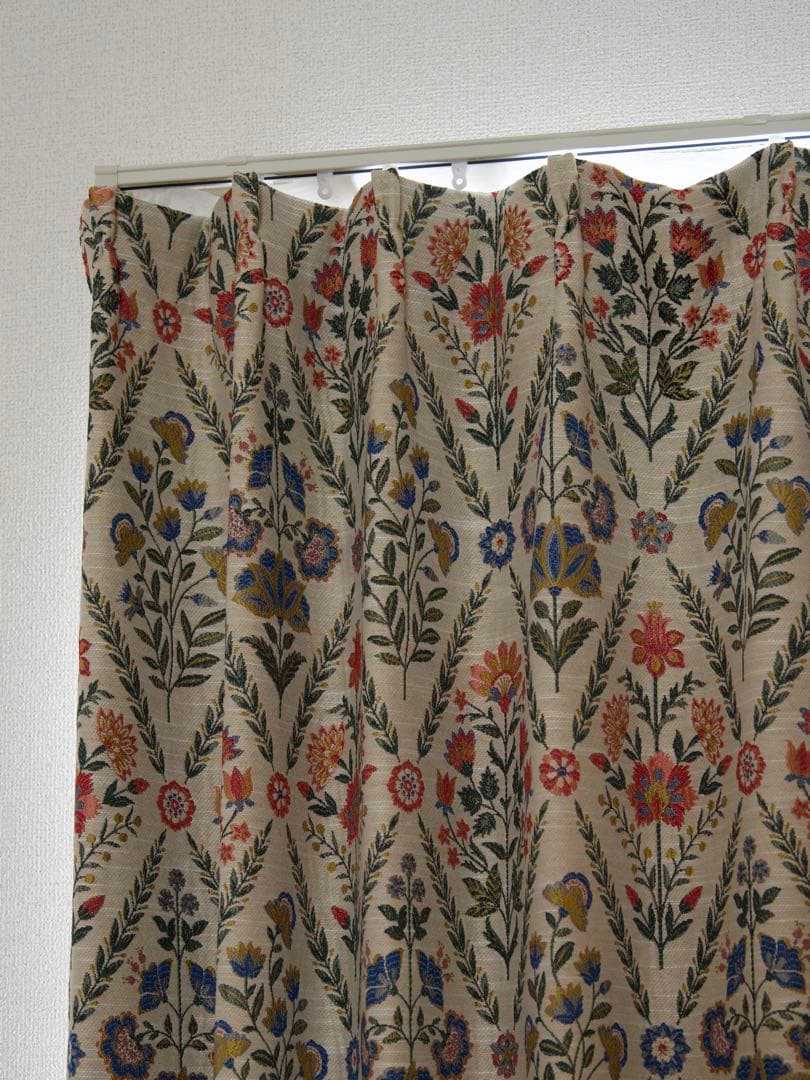 「ニトリ 遮光1級 遮熱カーテン PK129 100×200cm 2枚組 花柄」