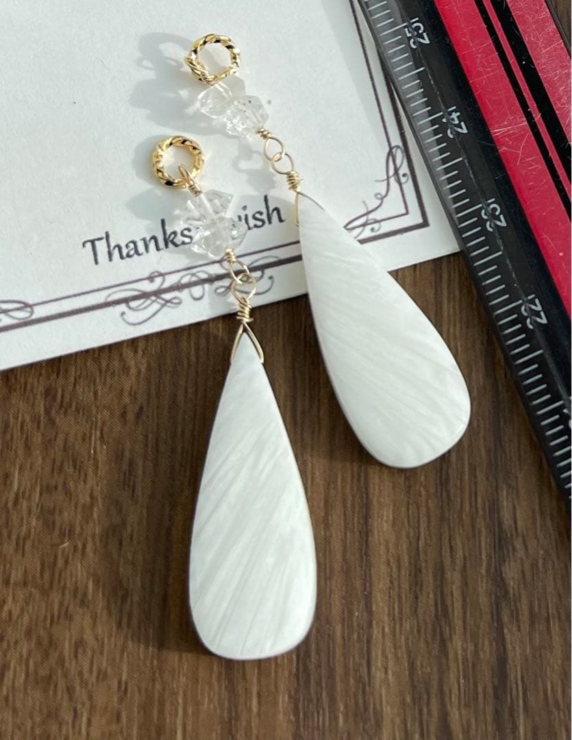 超珍しい真っ白スコレサイトの綺麗ピアスチャーム☆