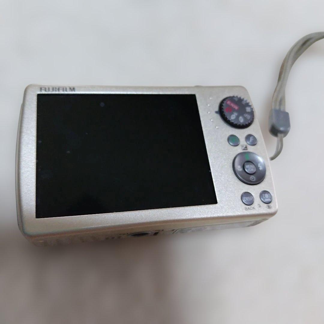 FUJIFILM カメラ　FINEPIX F200 EXR シルバー