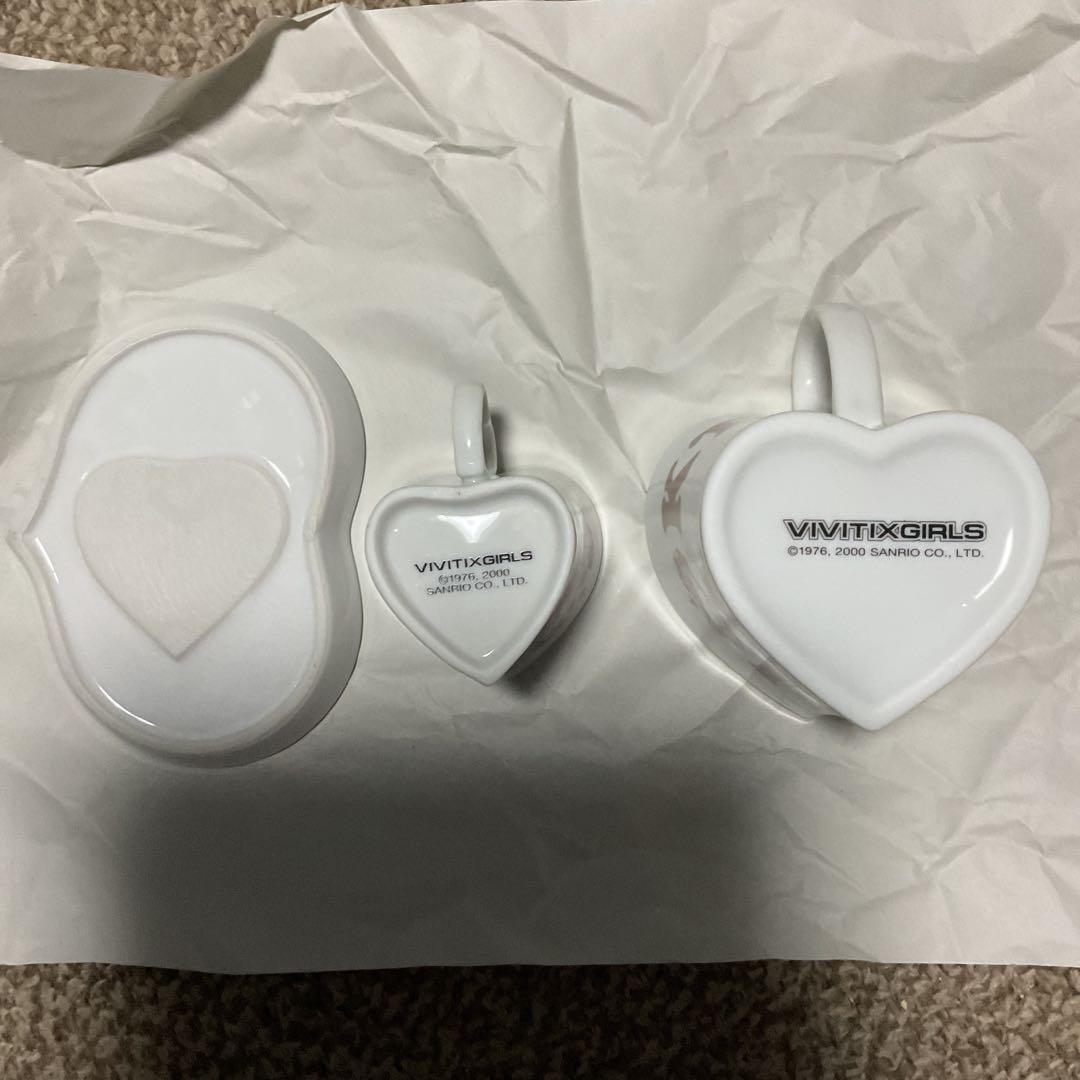 ハローキティ　VIVITIX GIRLS カップ&ソーサー　マグカップ　セット