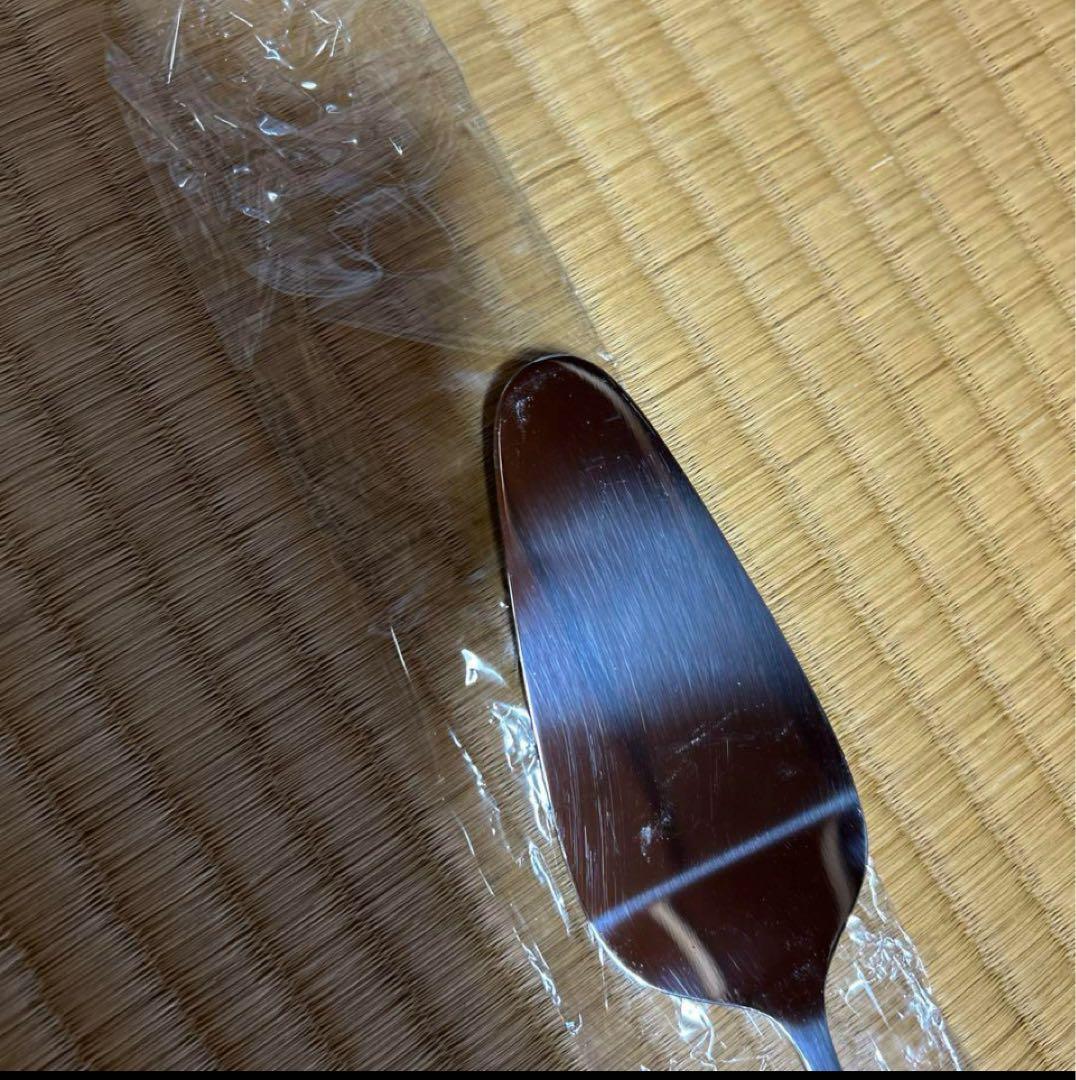 ケーキサーバーとナイフ