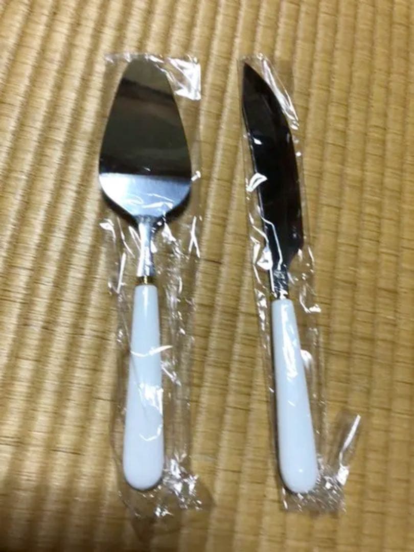 ケーキサーバーとナイフ